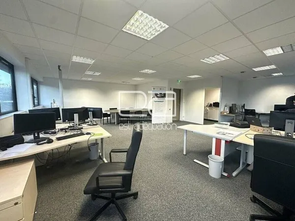 Bureaux 84 m²