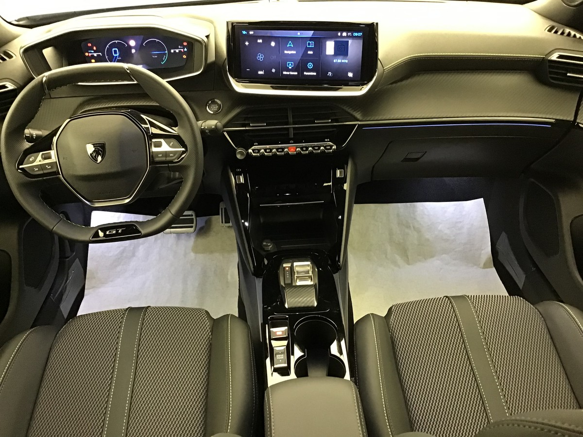 Peugeot 2008 — photo 11