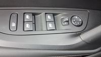 Peugeot 2008 1.2 PureTech 100ch S&S Allure — photo 20