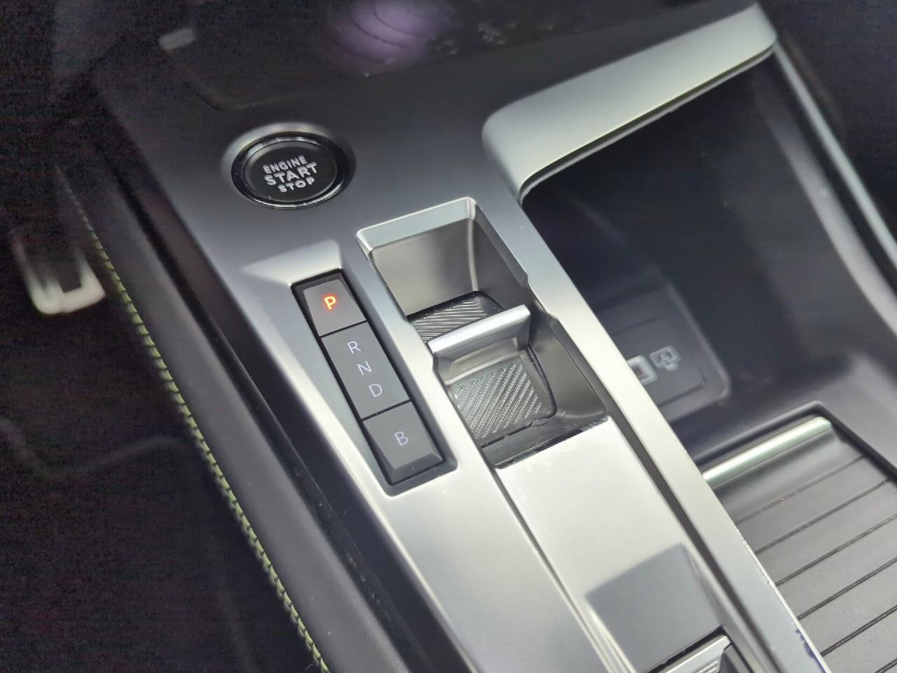 Peugeot 408 phev 225 e-eat8 gt — photo 27