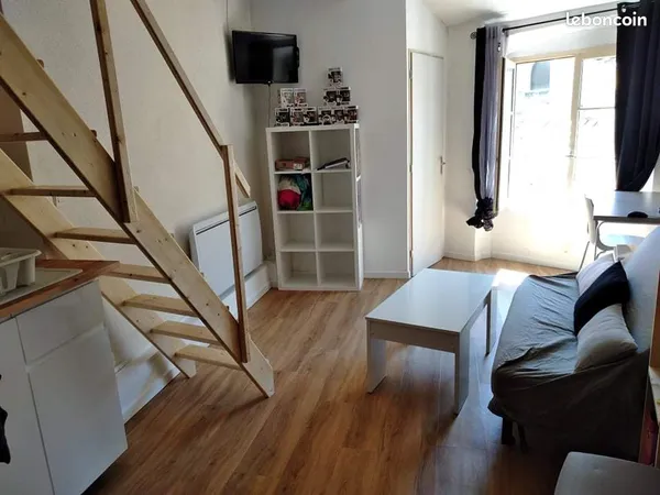 Appartement studio mezzanine Écusson, idéal étudiant
