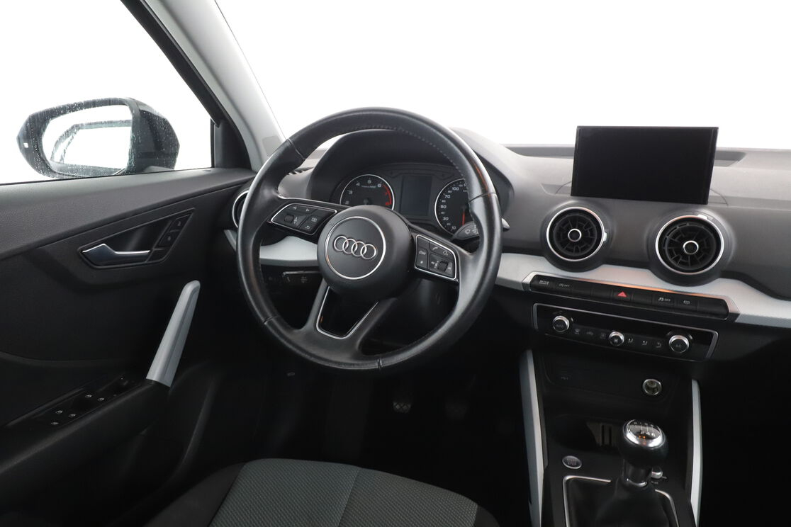 Audi Q2 30 TFSI Design — photo 12