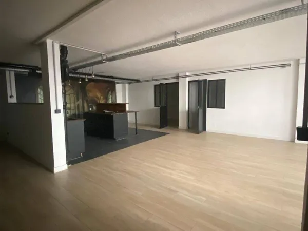 Local commercial 142 m²