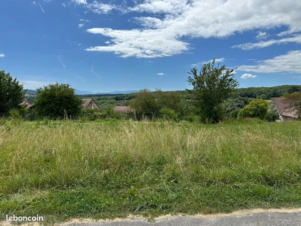 Terrain constructible à Eloise avec belle vue au calme (Impasse)