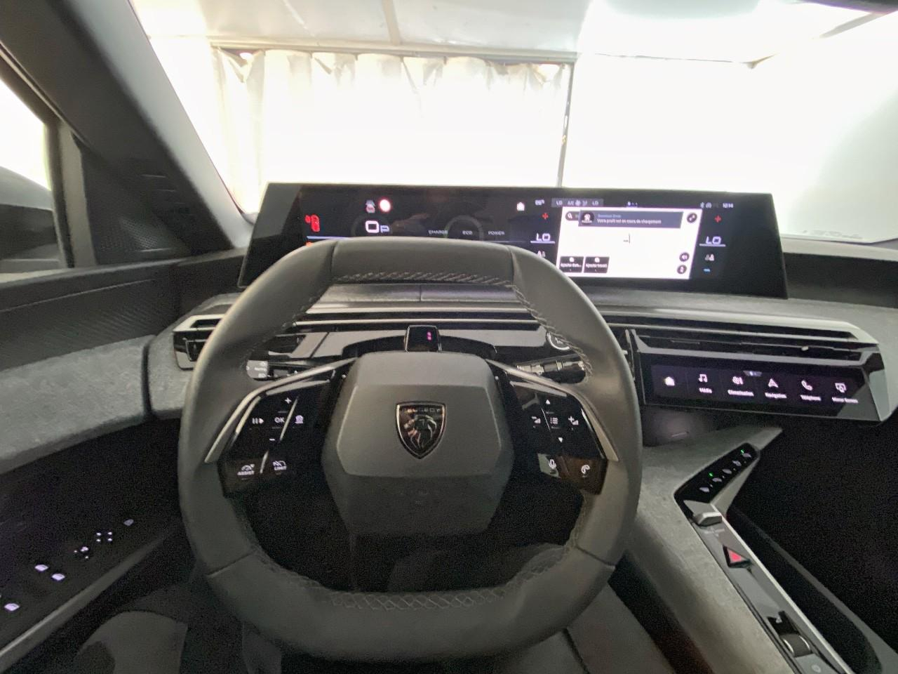Peugeot 3008 hybrid 145 e-dcs6 allure — photo 12