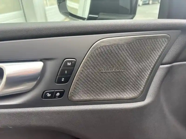 Volvo Xc60 t8 awd hybride rechargeable 310 ch+145 ch geartronic 8 — photo 16