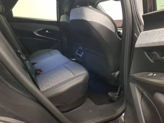 Peugeot 3008 hybrid 145 e-dcs6 — photo 32