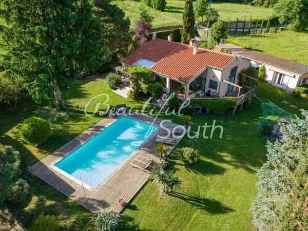 Hôtel 9 pièces 147 m²