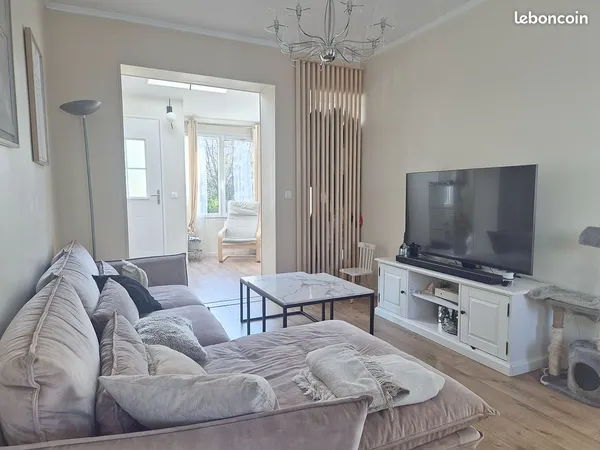 Maison de 105 m² avec jardin, 3 chambres dont suite parentale avec dressing et bureau - RER C à 7 mi
