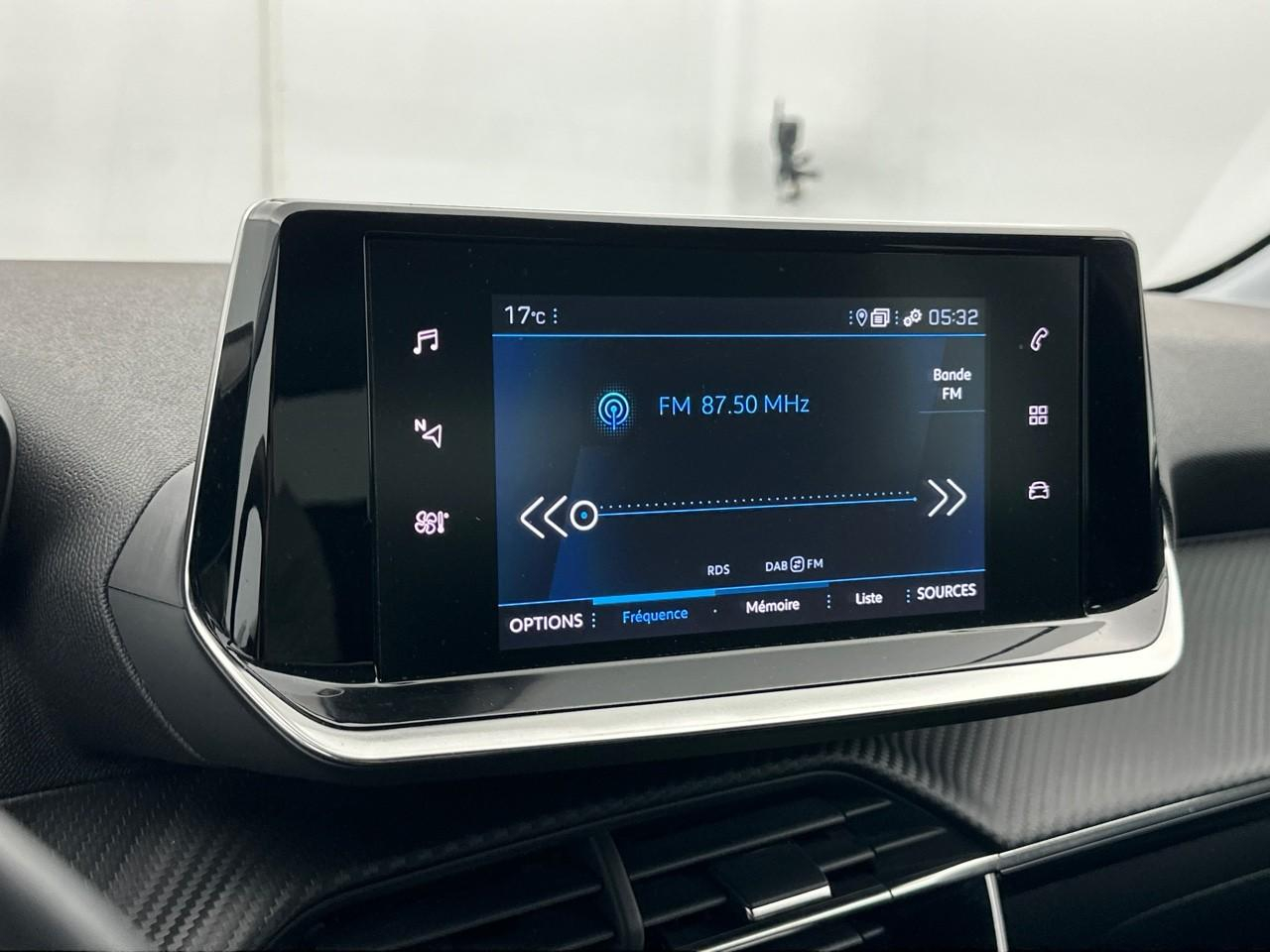 Peugeot 208 puretech 100 s&s bvm6 allure — photo 22