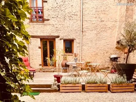 Maison en pierre 119 m2 - vue vallée - cour & atelier - saulx le duc