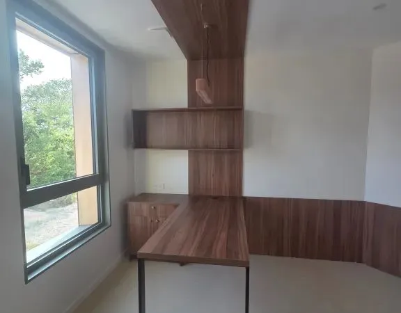 CABINET 14m2 lumineux dans un cabinet de sages-femmes