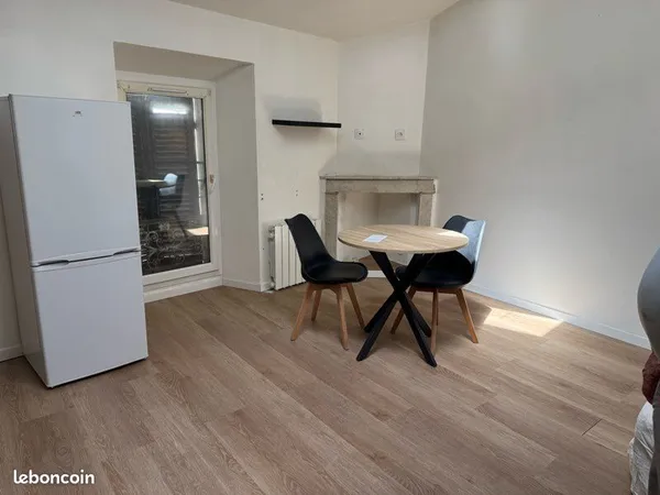 Studio lumineux très bon état