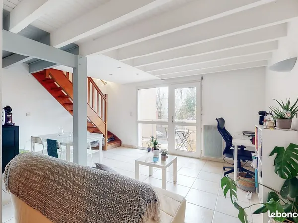 Appartement T2 en duplex de 48 m² au sol dans petite copropriété - Quartier Hippodrome à Nantes