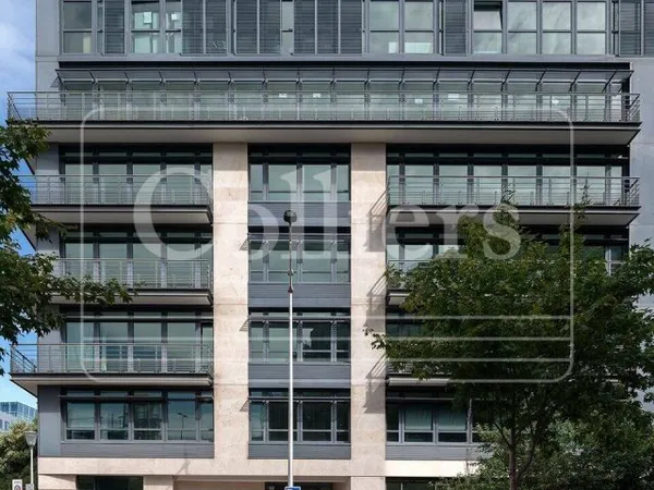 Bureaux 2 pièces 11593 m²