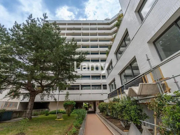 Parking 13 m²