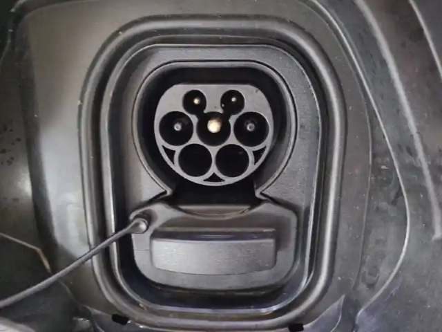 Peugeot 208 electrique 50 kwh 136ch — photo 101