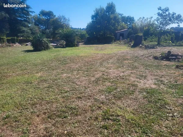À VENDRE - SUPERBE TERRAIN DE 1 229 m² : LE CHARME DE LA CAMPAGNE À DEUX PAS DU VILLAGE 🌿