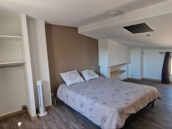 Maison meublée 85 m² avec garage - Centre Bourg-Saint-Andéol - 675 CC