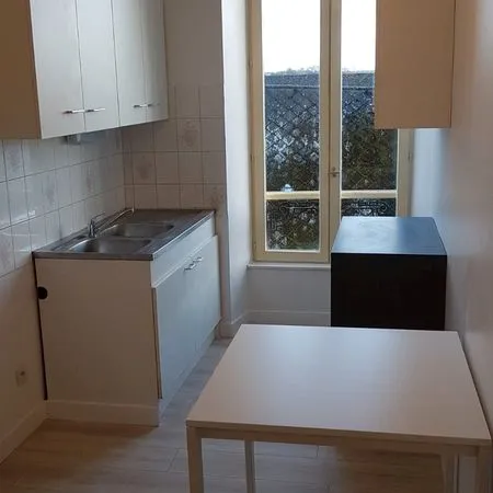 Appart T2, 1er étage, 35 m², centre ville, parking