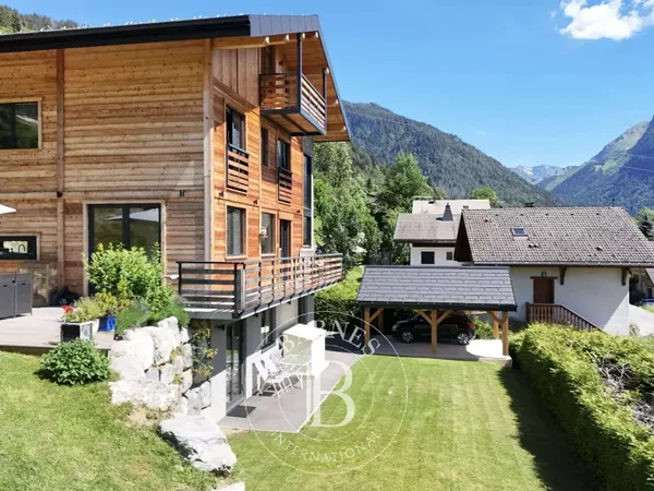 Maison 9 pièces 180 m²