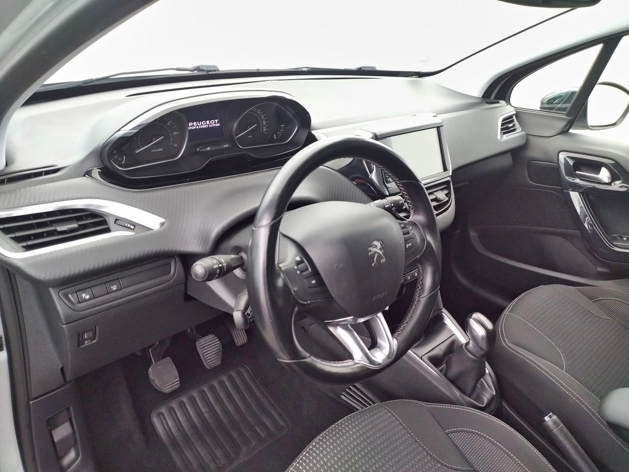 Peugeot 208 puretech 82ch s&s bvm5 tech edition — photo 9