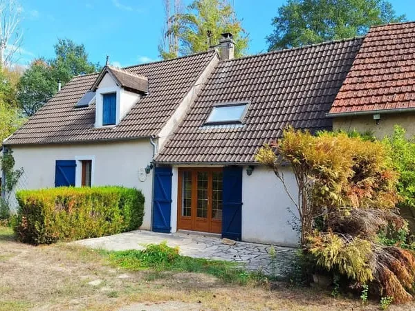 À vendre : Maison de charme avec jardin, à l'abri des regards (Cher)