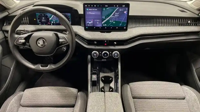 Skoda Superb combi 1.5 tsi mhev 150 ch act dsg7 — photo 8