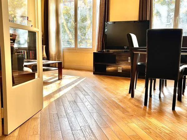 Bel appartement traversant de 81 m²
