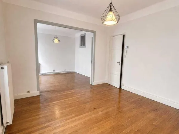 Appartement modulable idéalement situé avec pièce indépendante