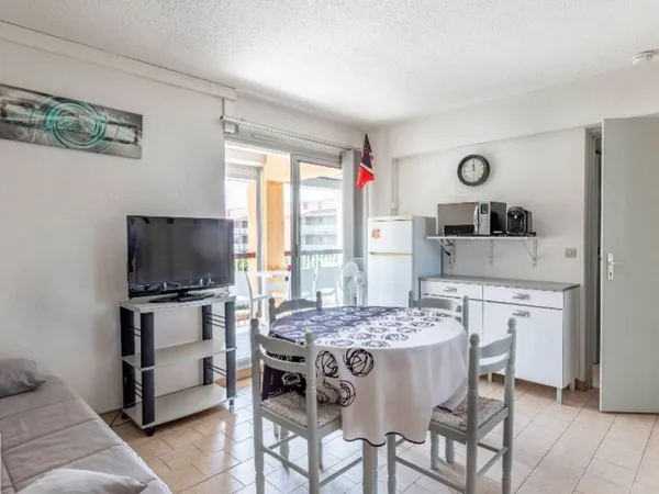 Appartement a louer a l année aux Sablettes