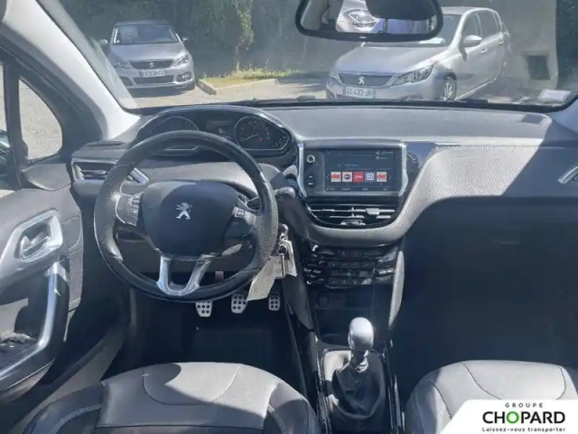 Peugeot 2008 puretech 130ch s&amp;s bvm6 — photo 15