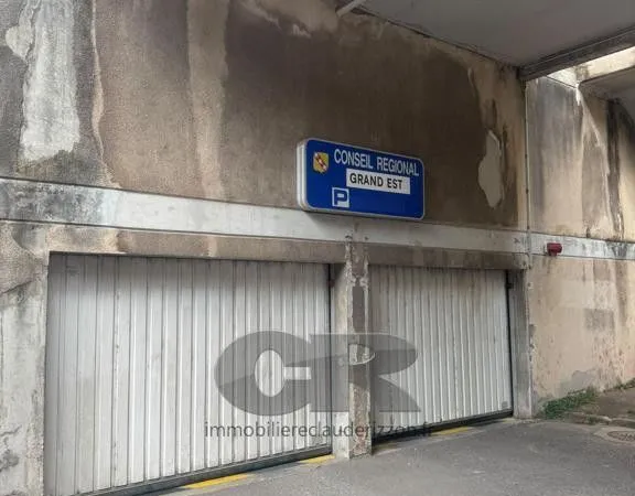 A LOUER - Place de parking en sous-sol - PONTIFFROY