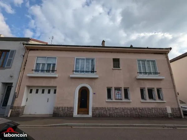 Maison 6 pièces 240 m²