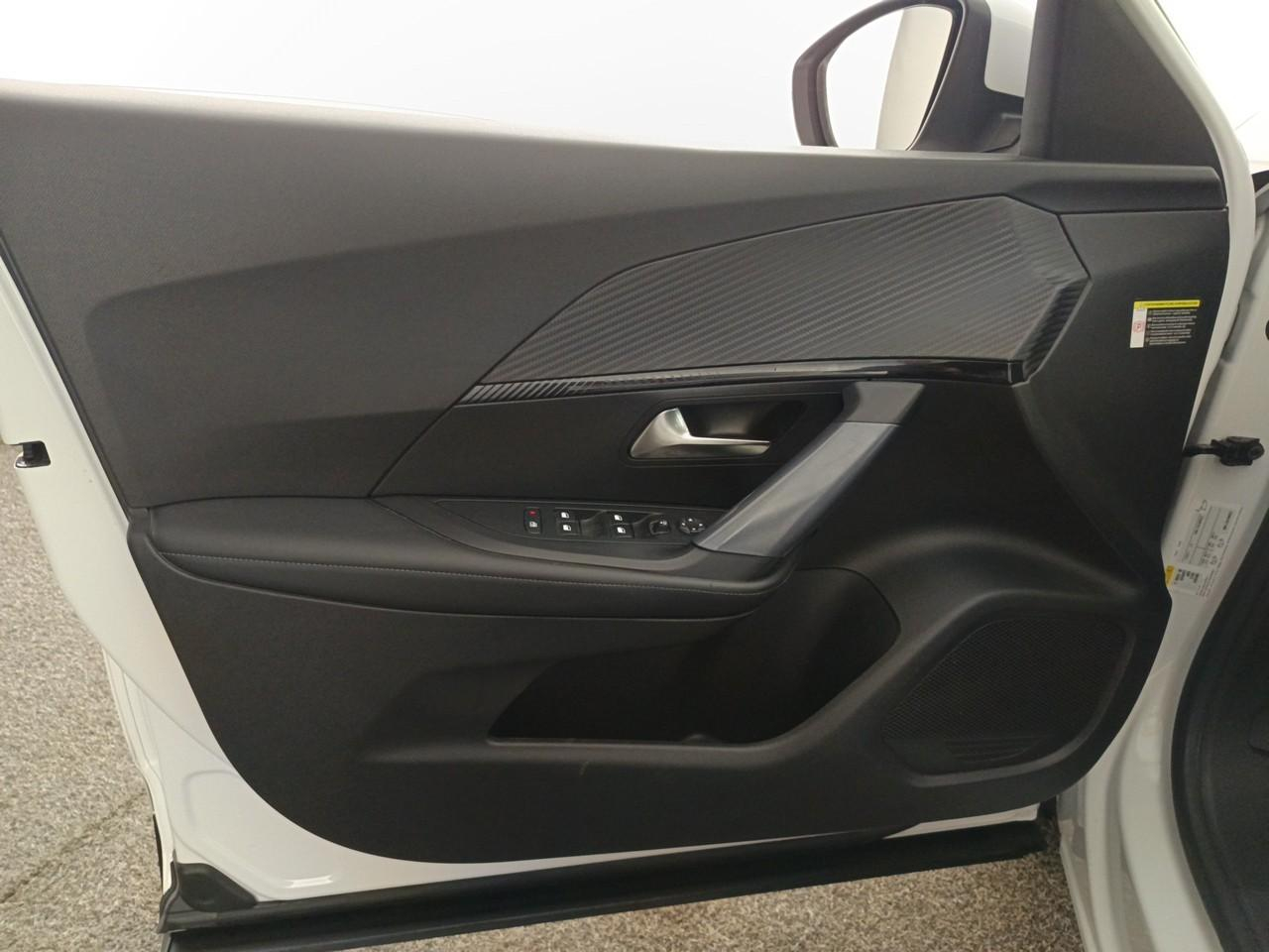 Peugeot 2008 puretech 130 s&s eat8 allure business — photo 19