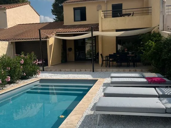Villa T4 avec jardin & piscine - Roquefort-la-Bédoule