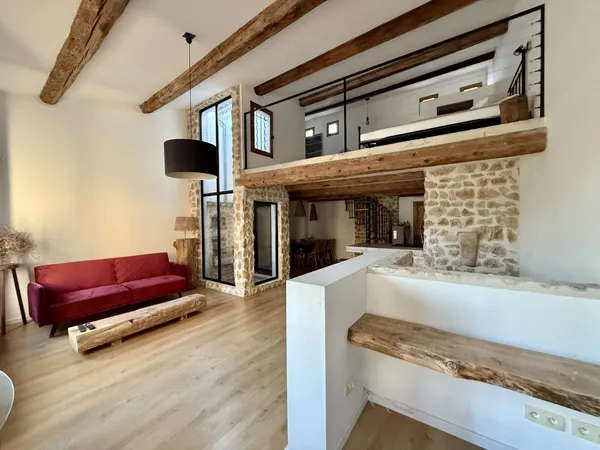 Maison De Village