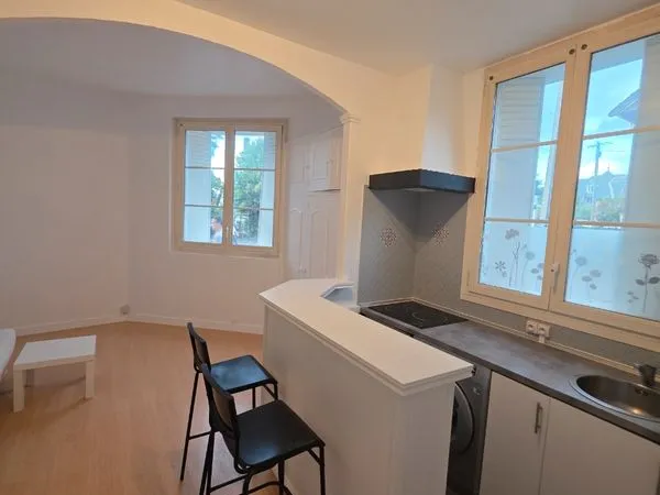 Appartement T1 rénové à 50m de la gare