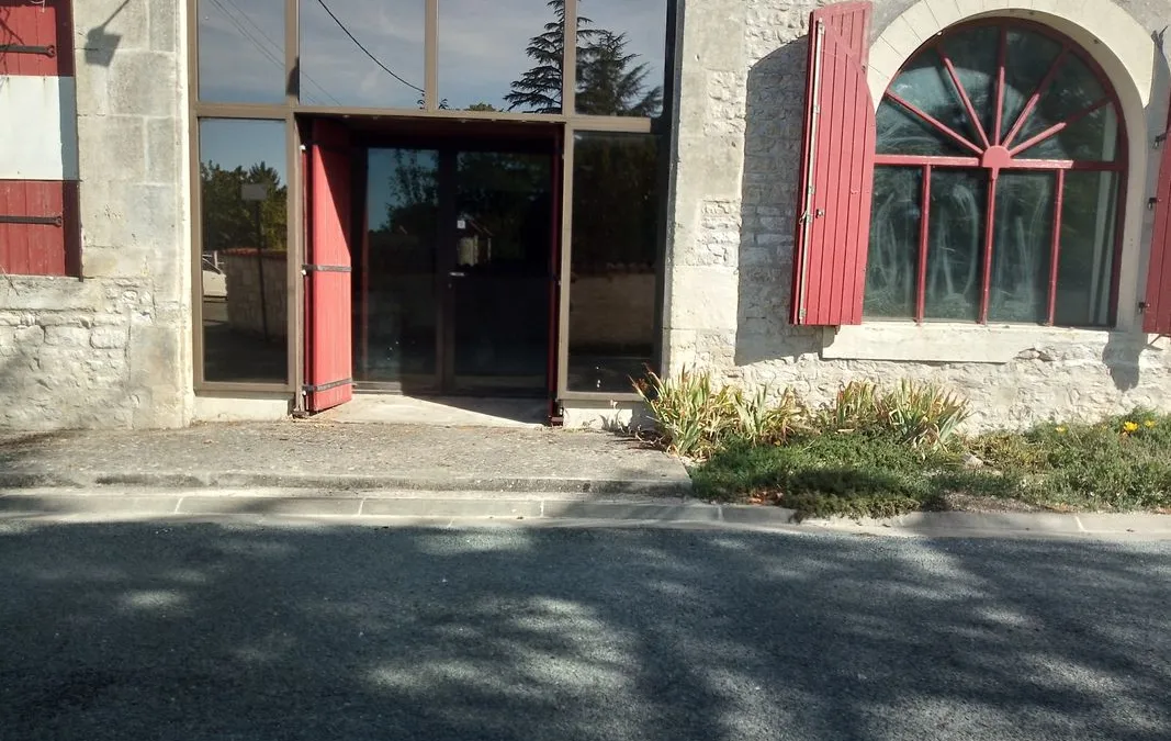 Photo 1
