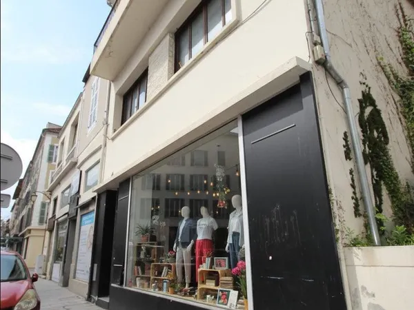 EMPLACEMENT PREMIUM - LOCAL A FORT POTENTIEL