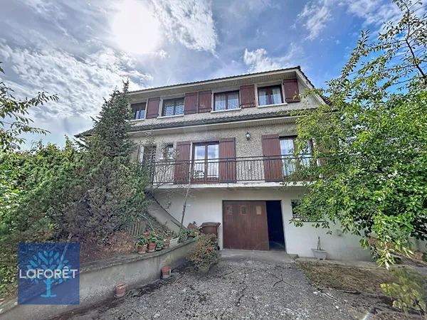 Maison 7 pièces 199 m²