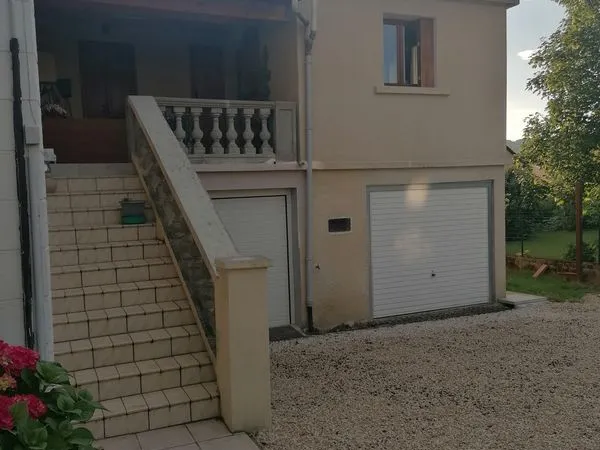 A louer F2 Jardin Garage, Parking