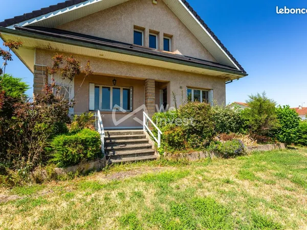 Maison 8 pièces 274 m²