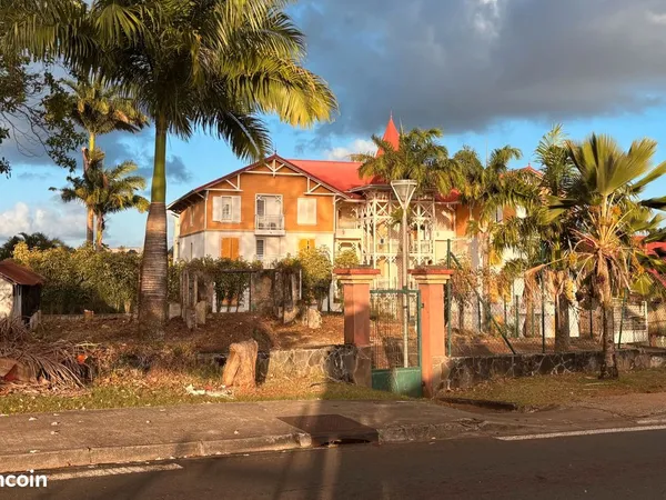 FORT DE France - sur la route de DIDIER - Terrain de 723m2