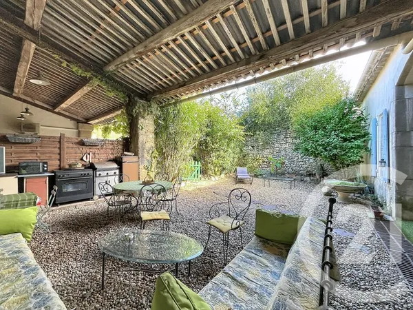 Maison 9 pièces 383 m²