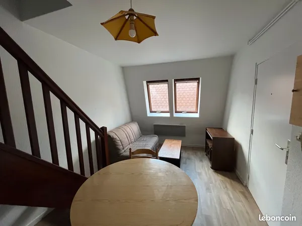 F2 meublé de 21 m2 en duplex au centre-ville