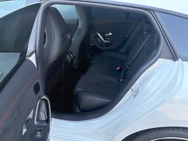 Mercedes Cla 250 e hybrid eq shooting b — photo 19