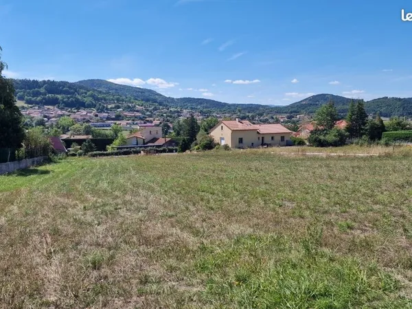 Terrain 744 m² LANTRIAC