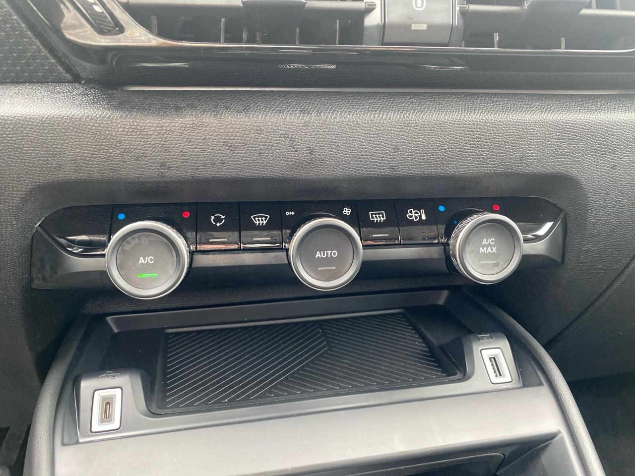 Citroën C4 puretech 130ch s&s shine eat8 — photo 16
