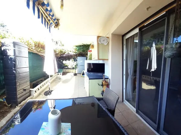 2 pièces RdC 40 m2 Juan-les-Pins 25 m2 terrasse